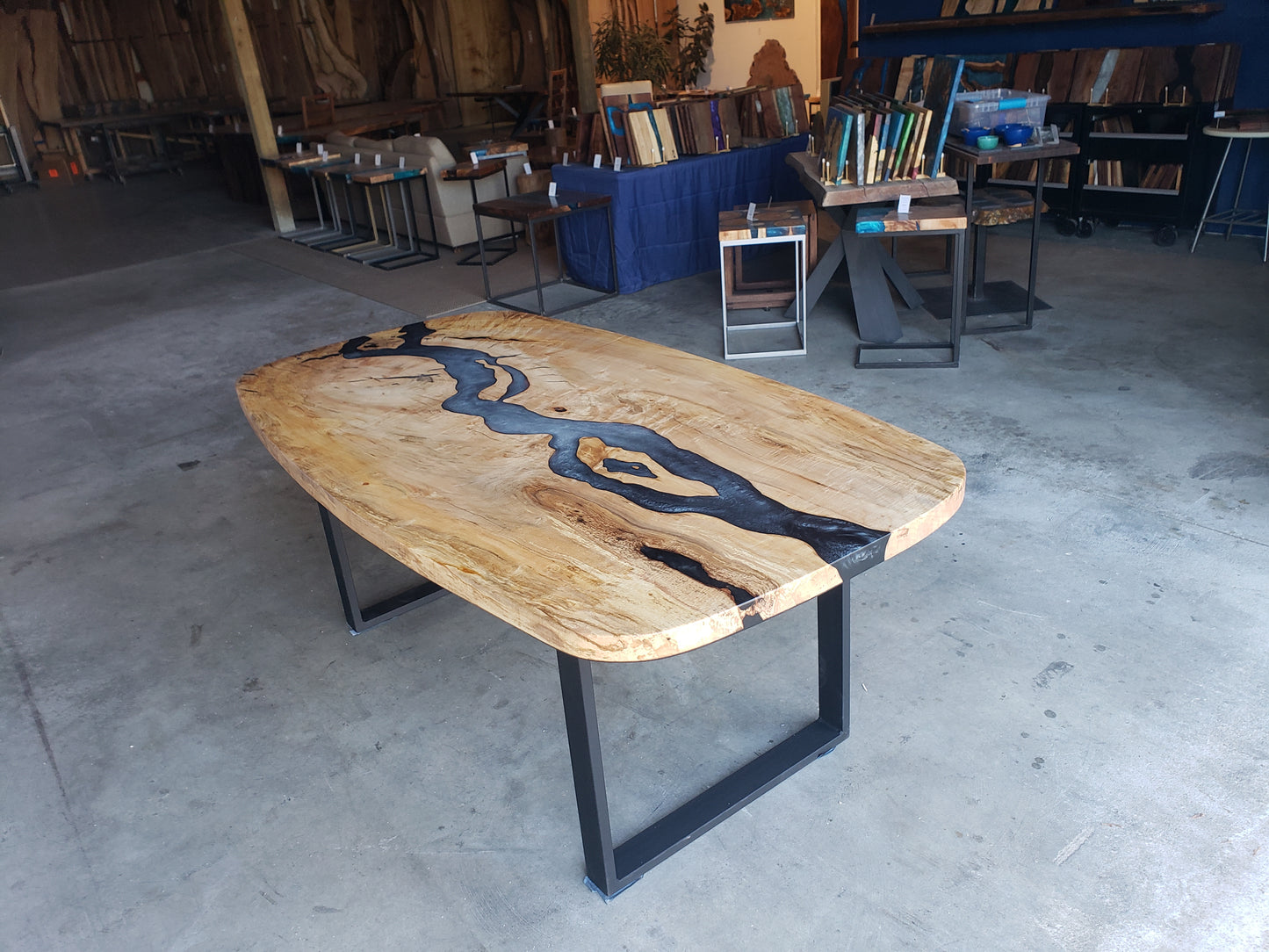Customizable Scoval Dining Table