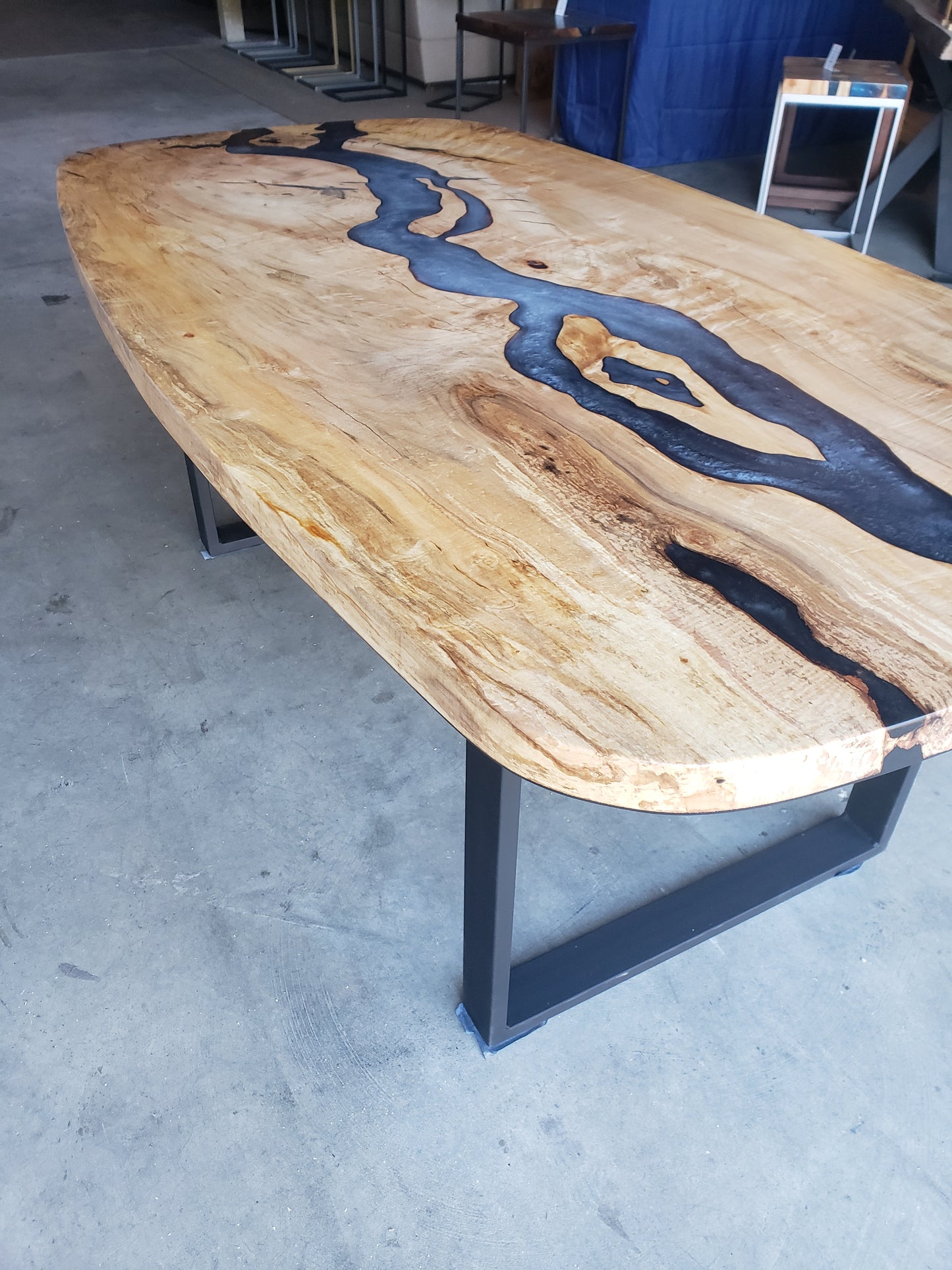Customizable Scoval Dining Table