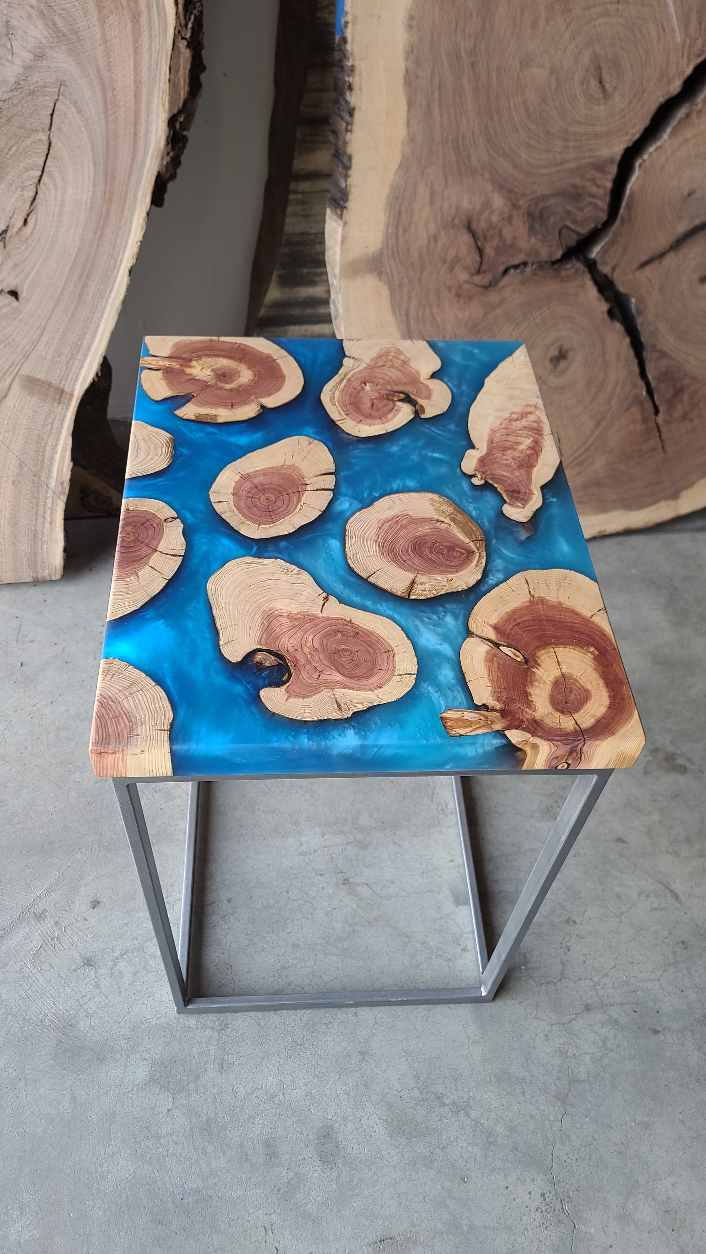 Cherry Wood Rounds and Multi-Blue Epoxy Side Table – WoodLab