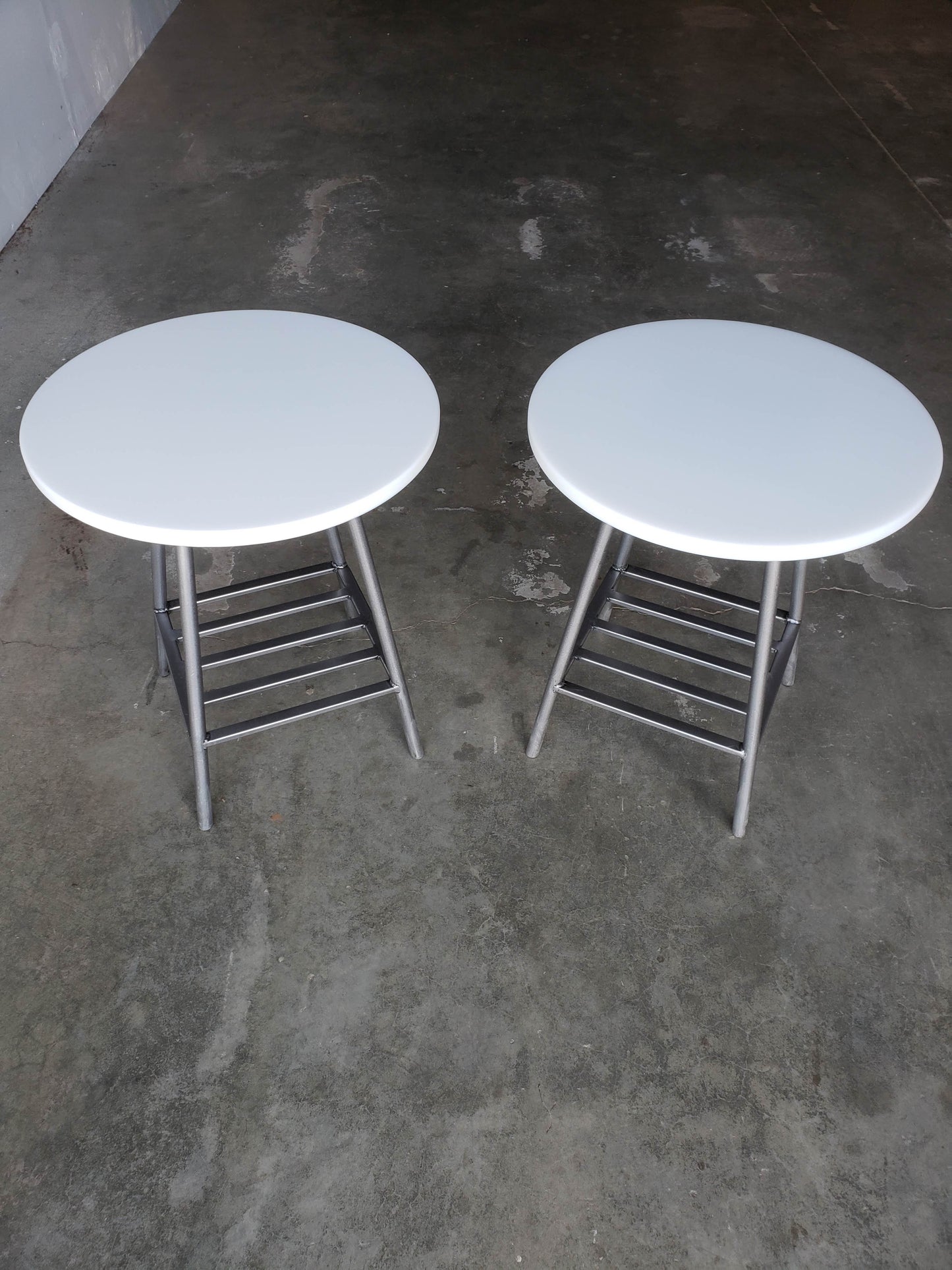 Solid White Epoxy Resin Round Side Table